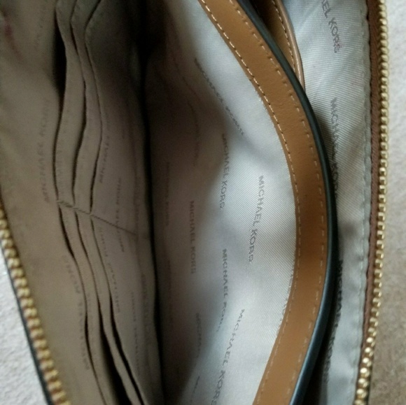 Michael kors Clutch - Picture 2 of 4